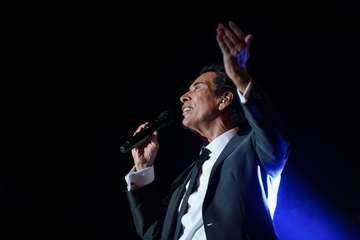  José Velez llena la plaza de Candelaria (Tenerife) con un concierto de dos horas/TA.